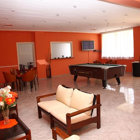 Triton Garden Hotel มาเลีย ภายนอก รูปภาพ
