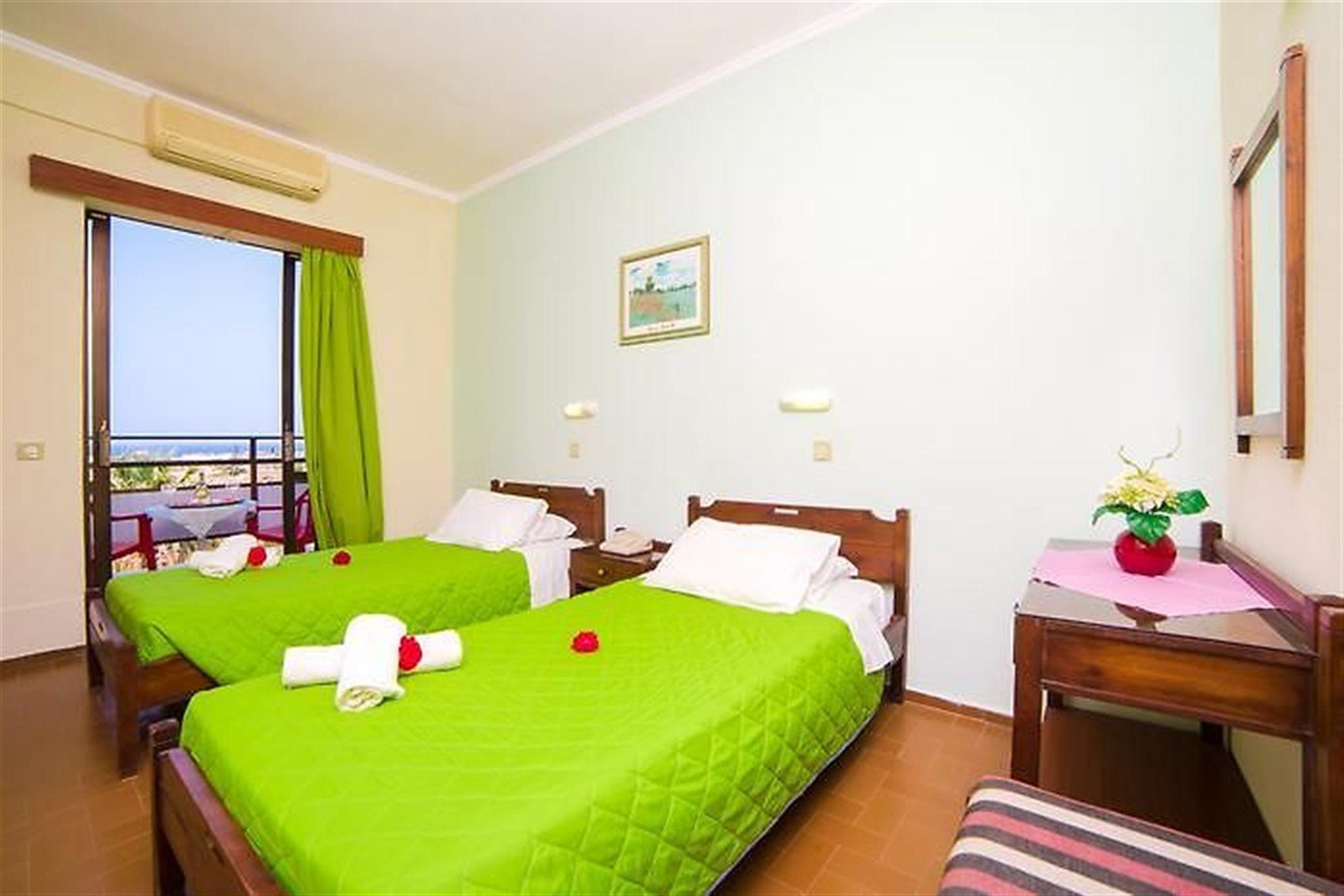 Triton Garden Hotel มาเลีย ภายนอก รูปภาพ