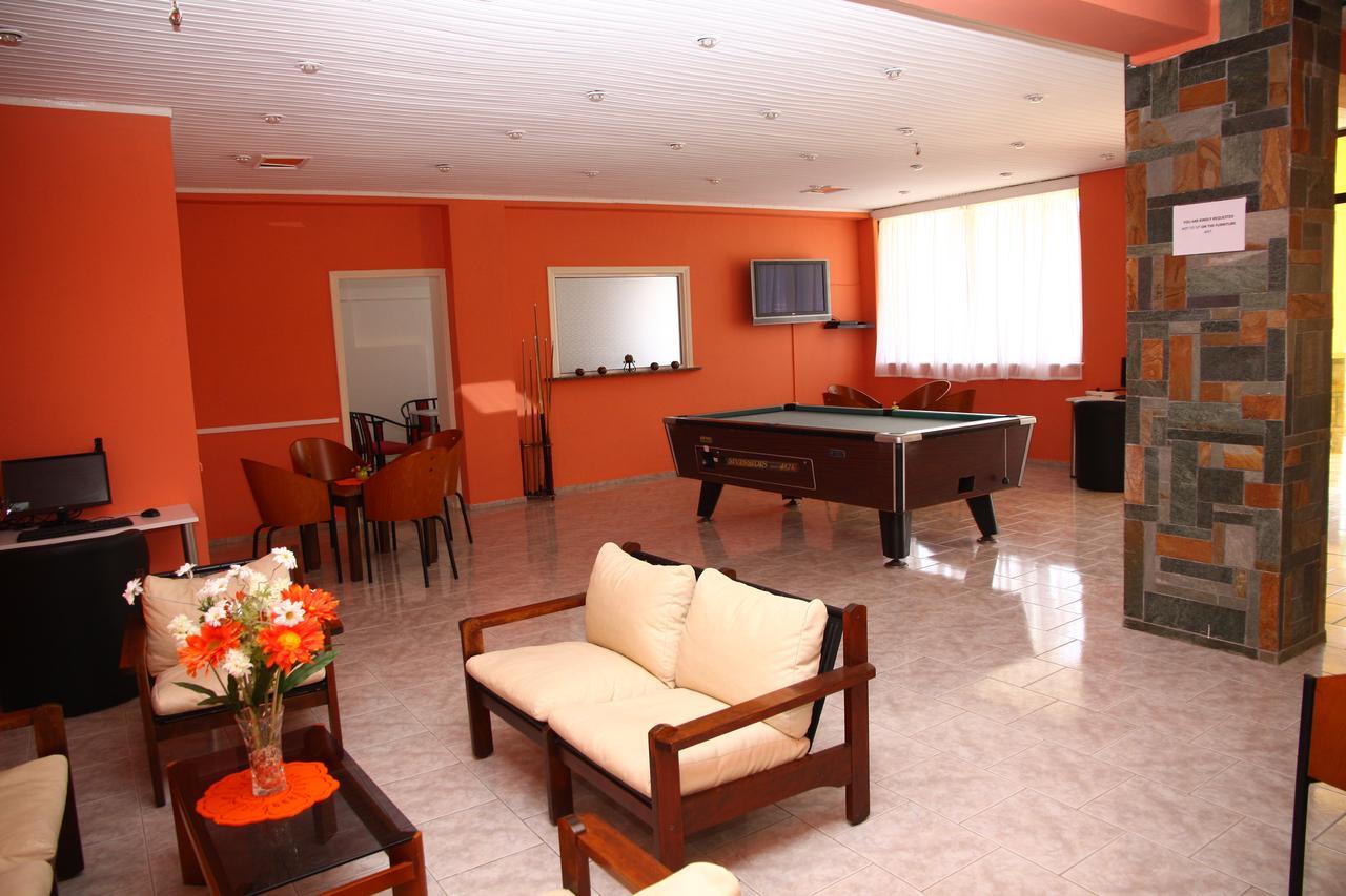 Triton Garden Hotel มาเลีย ภายนอก รูปภาพ