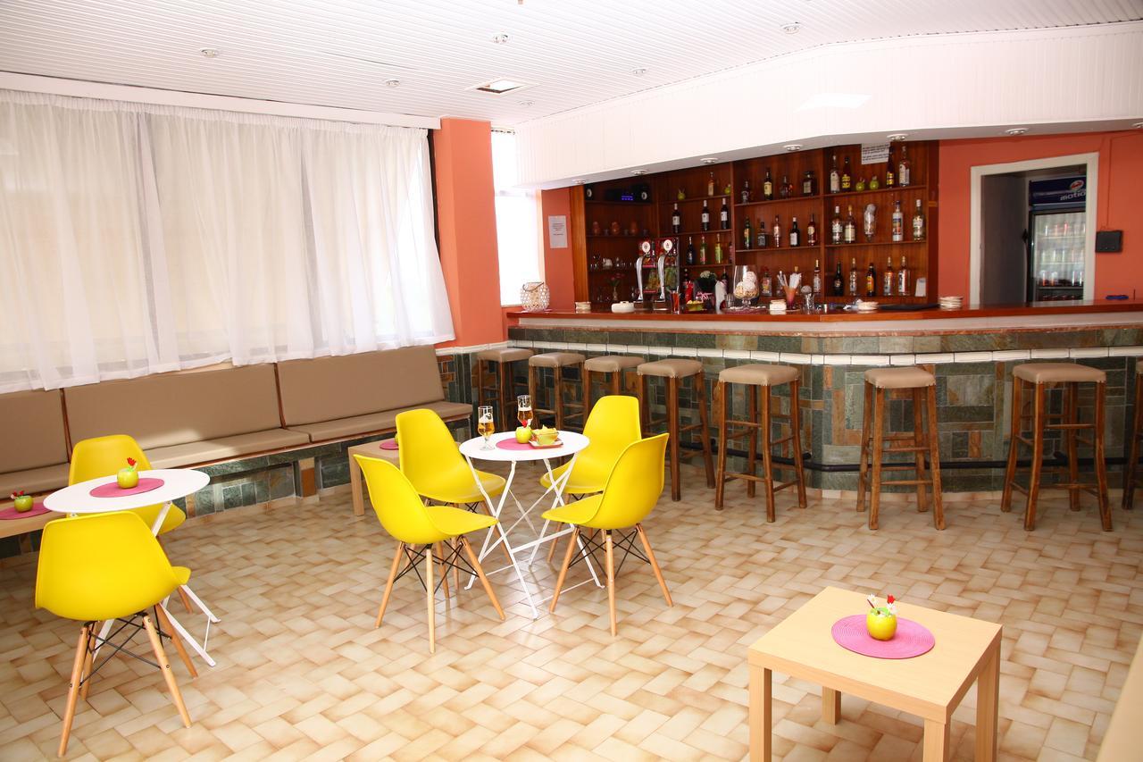 Triton Garden Hotel มาเลีย ภายนอก รูปภาพ