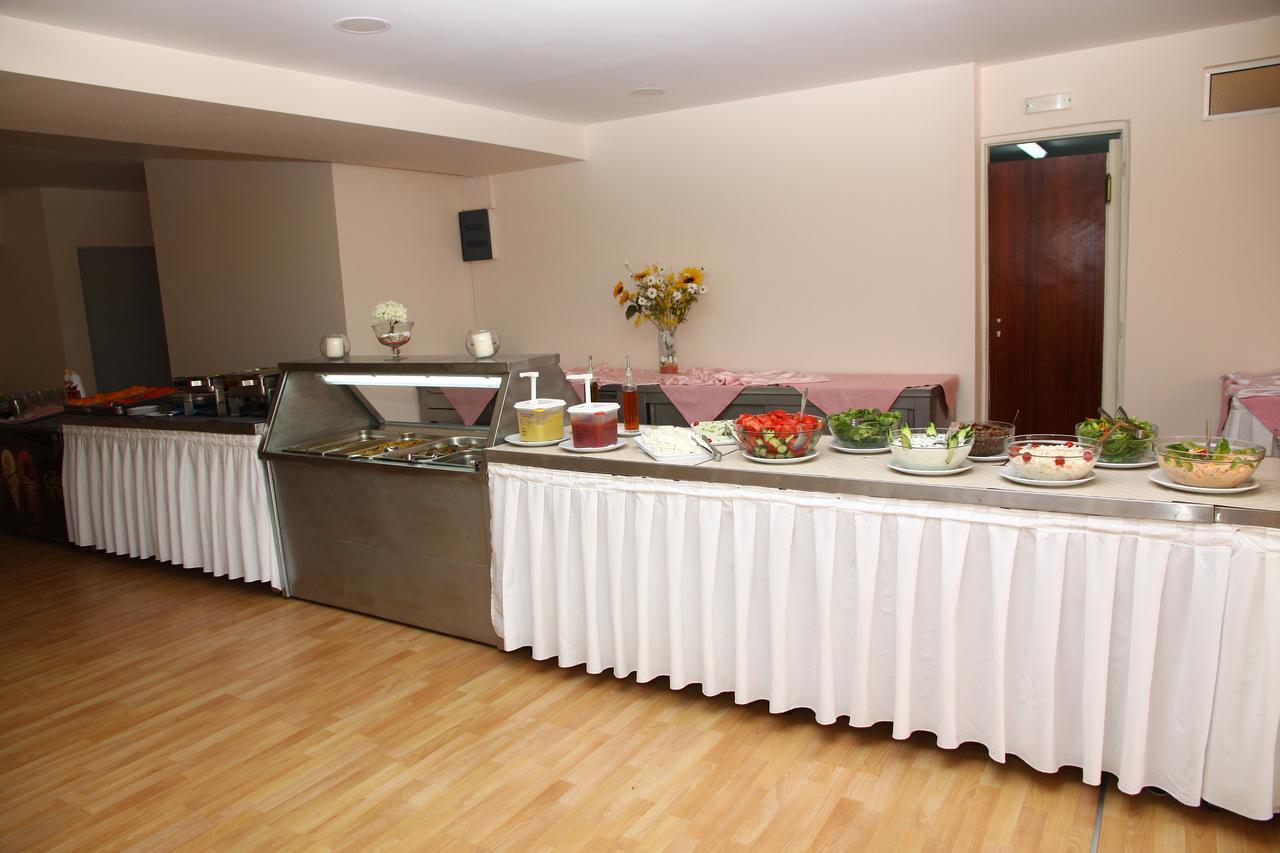 Triton Garden Hotel มาเลีย ภายนอก รูปภาพ